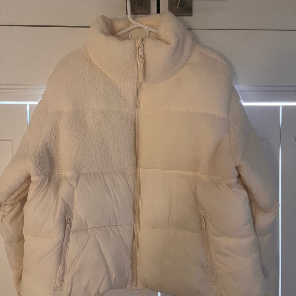 Old Navy Women's Off-White Puffer Jacket